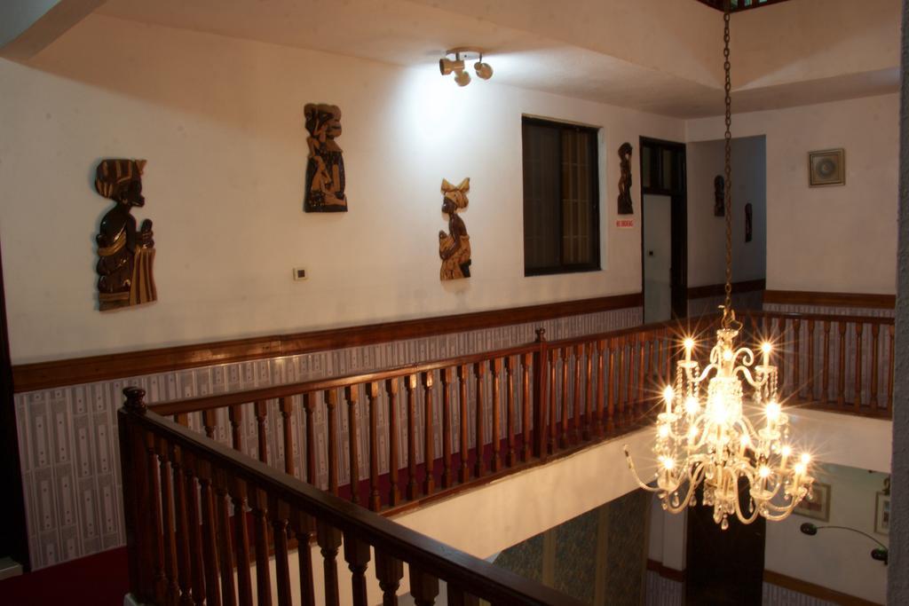 Hill View Hotel Mccarthy Hills Botianaw Exterior foto